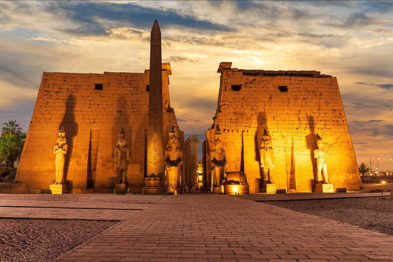 Eclissi solare 2027 dal Tempio di Luxor, unendo storia millenaria ed evento astronomico unico