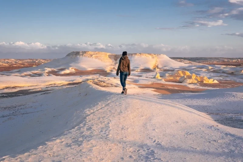 Vista mozzafiato del Deserto Bianco in Egitto con formazioni rocciose uniche