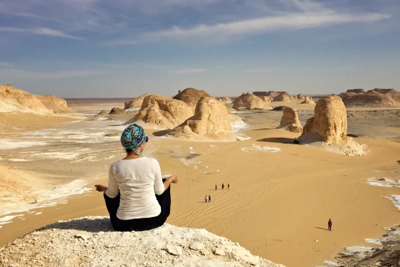 Vista mozzafiato del Deserto Bianco in Egitto con formazioni rocciose uniche