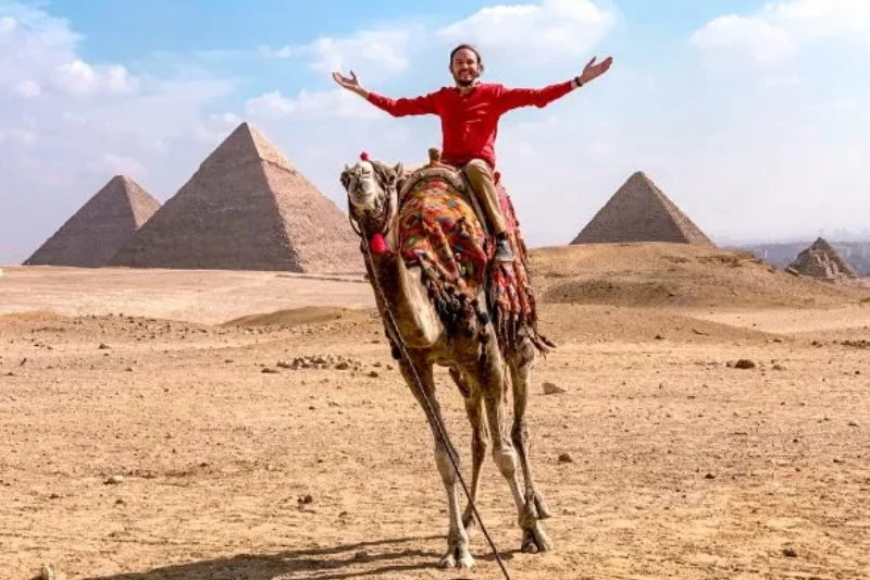 Tour Piramidi Giza con visita al Grande Museo Egizio e Khan el Khalili