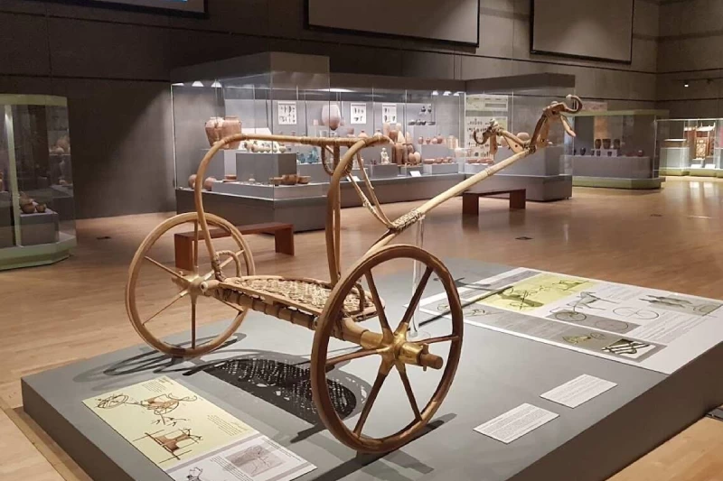 Interno del Museo della Civiltà Egizia (NMEC) al Cairo