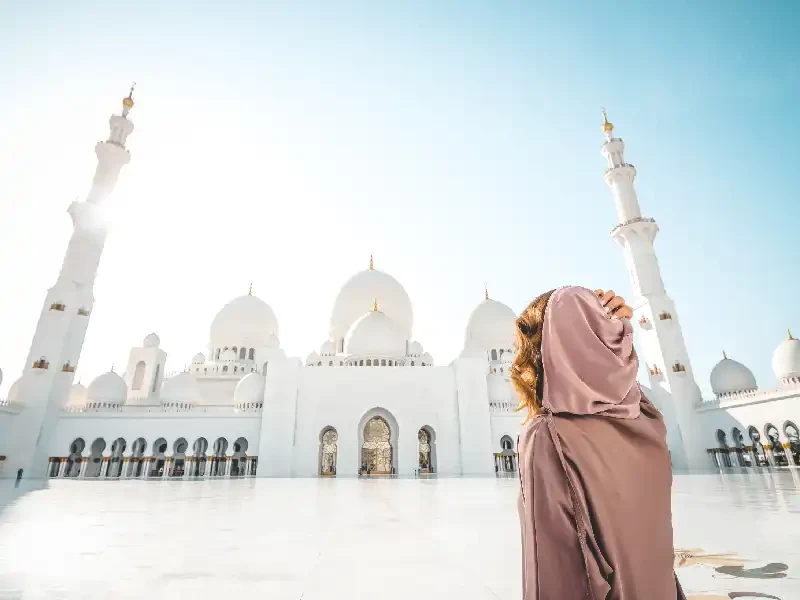 Viaggio ad Abu Dhabi in italiano con visita alla Moschea Sheikh Zayed