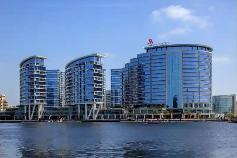 Marriott Marquis Hotel 5 stelle a Dubai – Lusso, comfort e vista panoramica sulla città