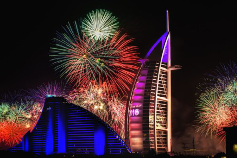 Festeggia il Capodanno a Dubai con fuochi d’artificio e feste esclusive