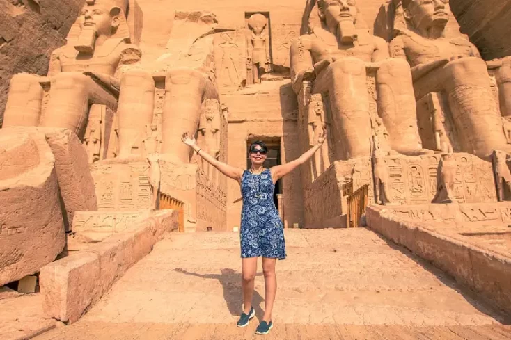 Tour Abu Simbel da Assuan in Aereo – Escursione Privata con Guida Italiana