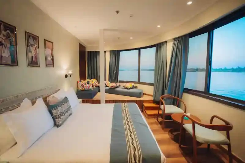 Offerte Pasqua Egitto – Cabina elegante sulla Dahabeya Iris durante la crociera