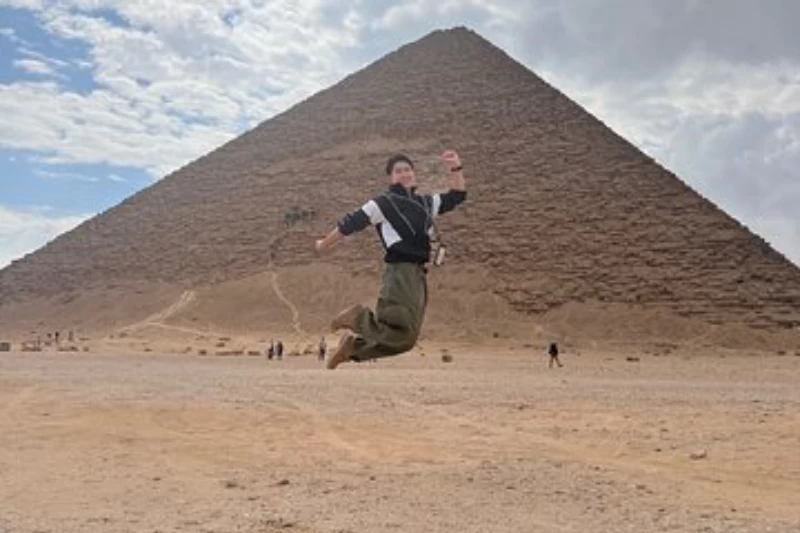 Veduta panoramica della Piramide Rossa in Egitto.