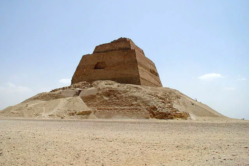 Esplorare le piramidi dimenticate lontano dal turismo di massa