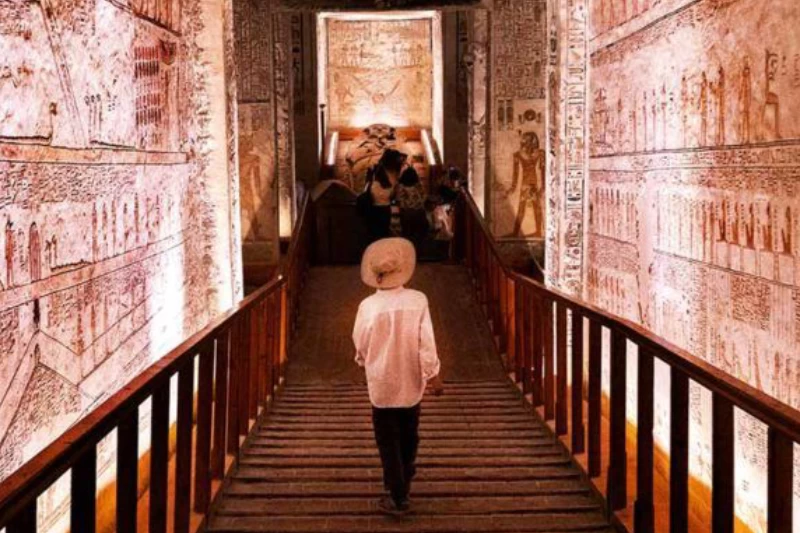 Gli ingressi nella Valle dei Re, Tombe dei Faraoni