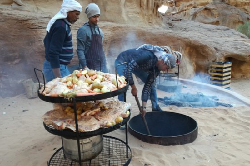 Piatti tipici ucinati secondo la tradizione beduina