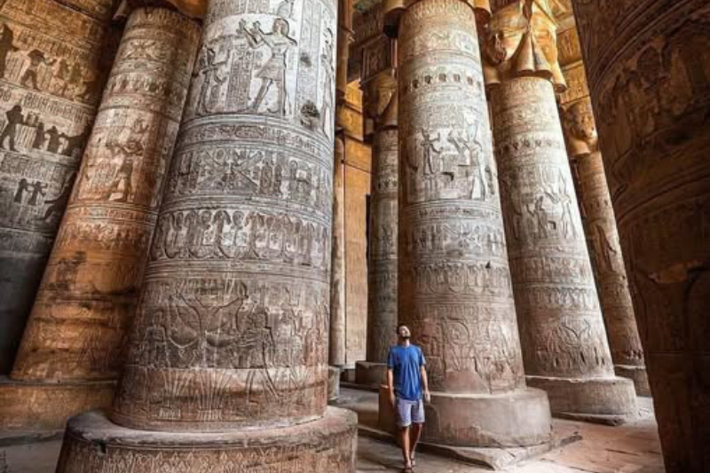 Tempio di Dendera situato in Egitto lungo il Nilo vicino a Luxor