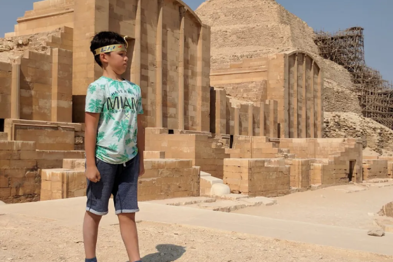 Piramide di Djoser a Saqqara: Guida alla Prima Piramide a Gradoni