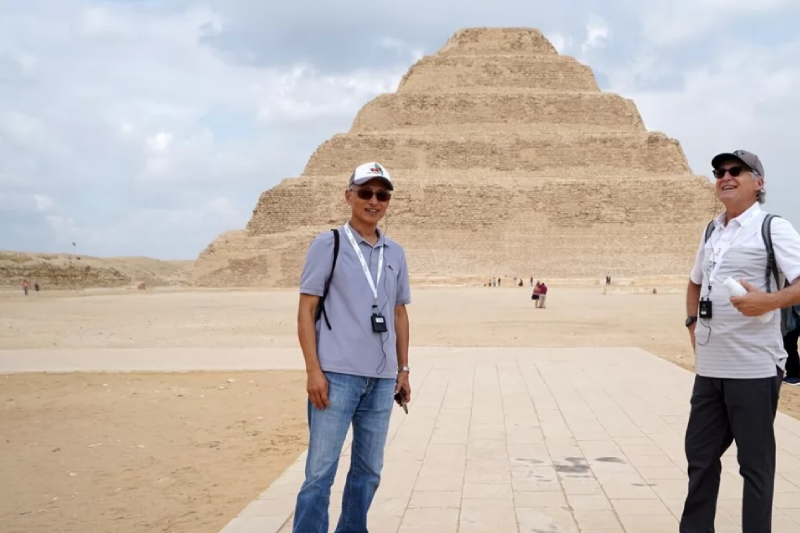 Piramide di Djoser a Saqqara: Guida alla Prima Piramide a Gradoni
