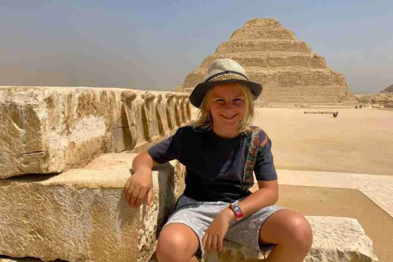 Piramide di Djoser a Saqqara: Guida alla Prima Piramide a Gradoni