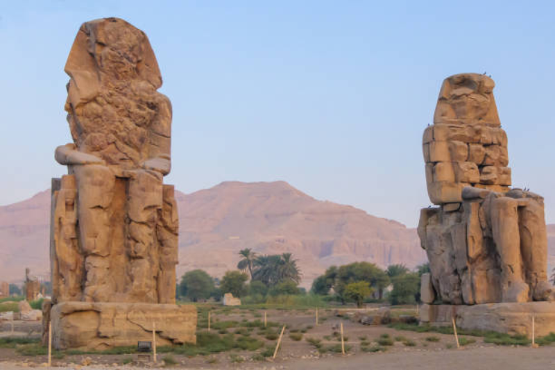 Colossi di Memnone: Dove si Trovano, Come Visitarli e Cosa Vedere