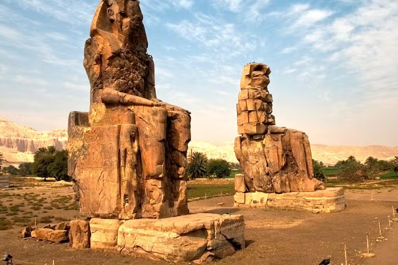 Colossi di Memnone: Dove si Trovano, Come Visitarli e Cosa Vedere