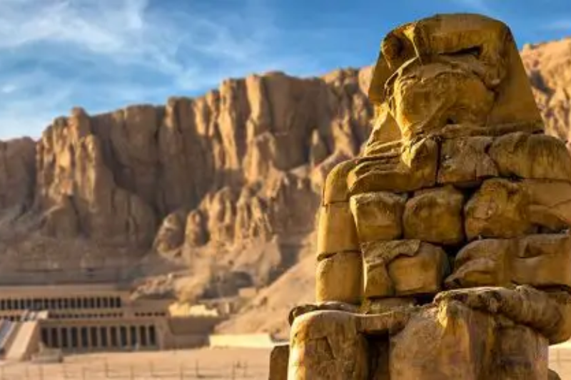 Colossi di Memnone: Dove si Trovano, Come Visitarli e Cosa Vedere