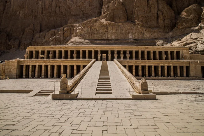 Tempio Funerario di Hatshepsut: Storia, Cosa Vedere e Come Visitarlo
