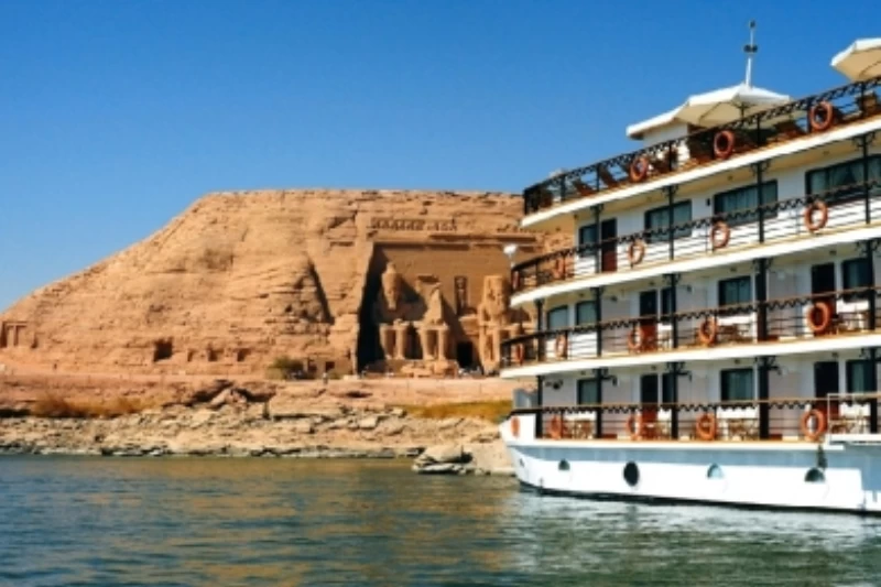 Panorama mozzafiato del Lago Nasser in Egitto