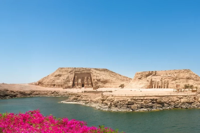 Panorama mozzafiato del Lago Nasser in Egitto