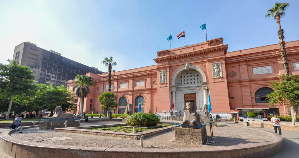 Excursión a las Pirámides de Guiza y al Museo Egipcio