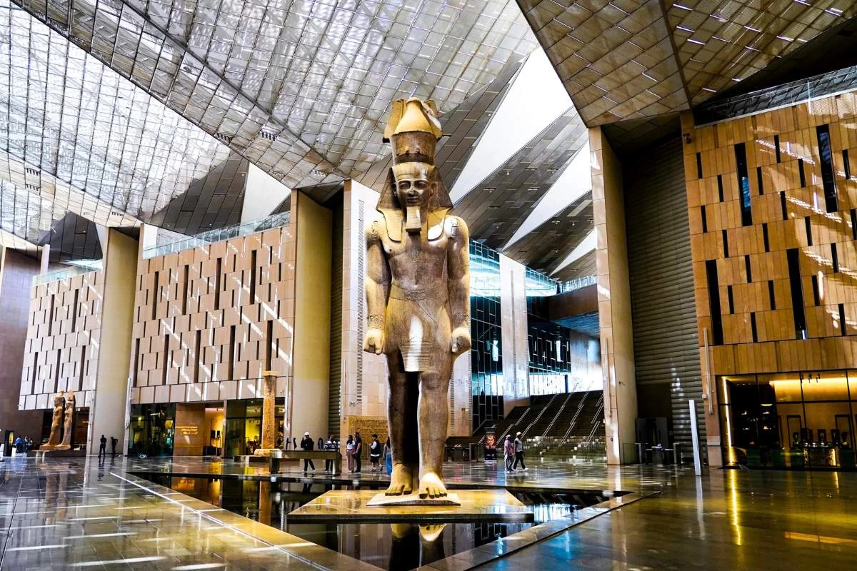 Tour al Gran Museo y las Pirámides de Giza