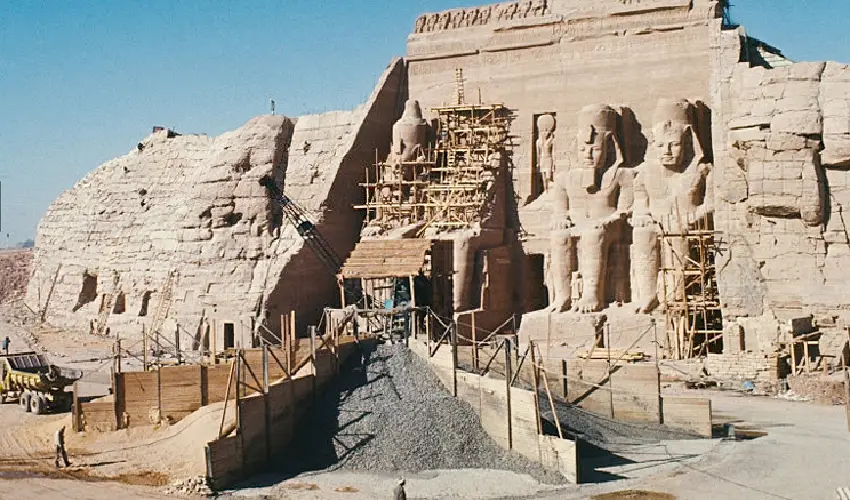 Miracolo del sole Abu Simbel tra storia e astronomia