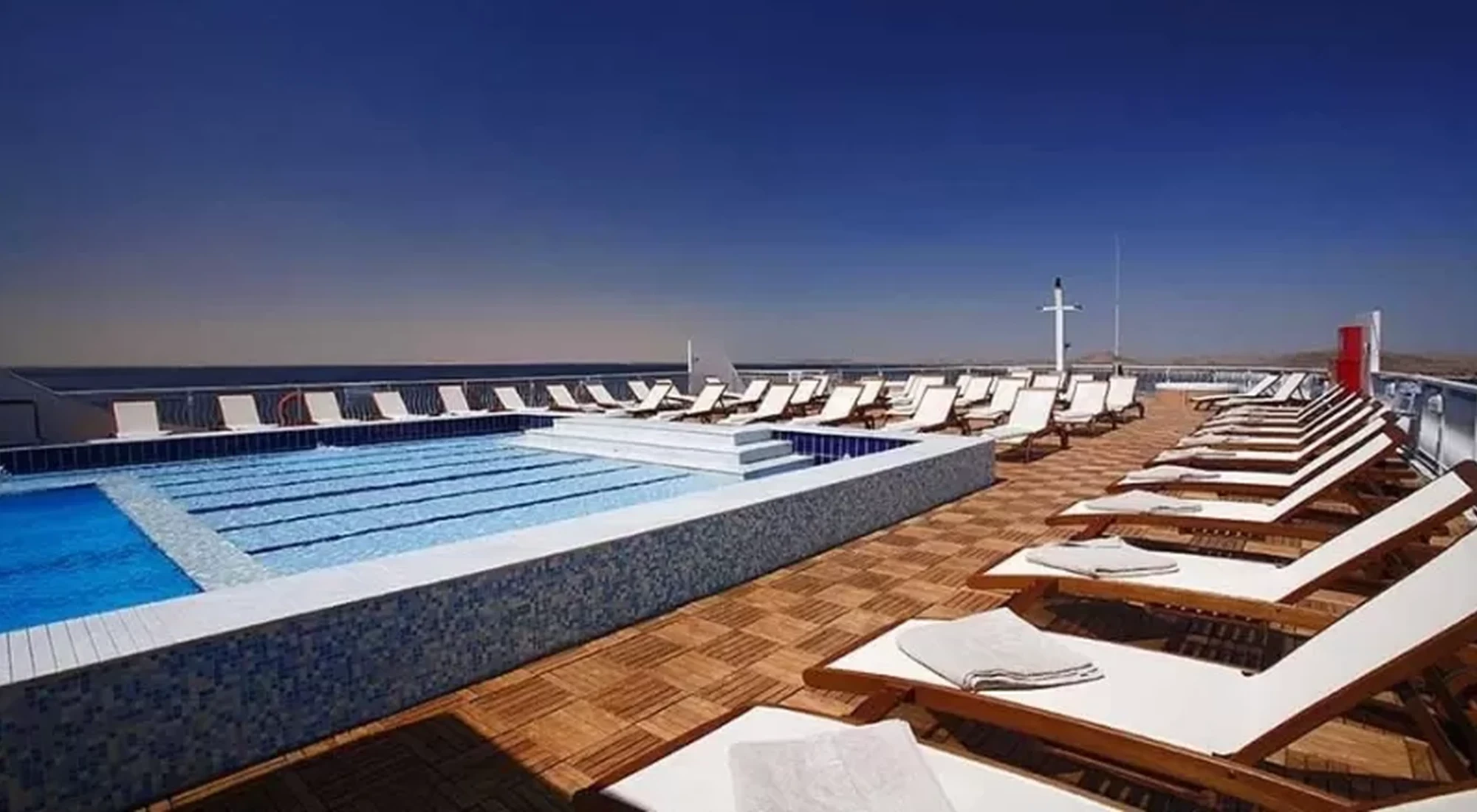Crucero Steigenberger Omar El Khayam por el Lago Nasser