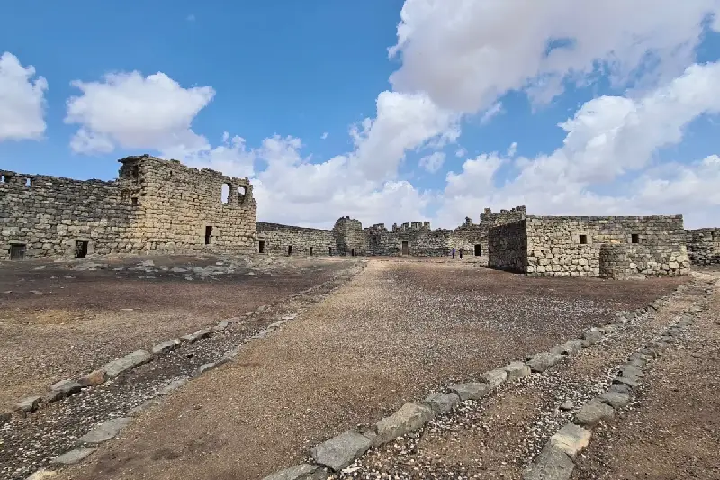 Castelli del deserto giordania tra pietra e sabbia