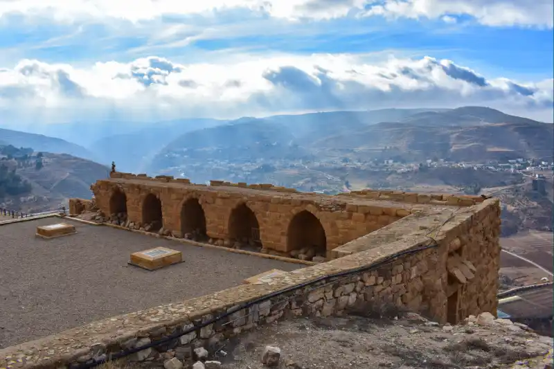 Castelli del deserto giordania viaggio culturale autentico