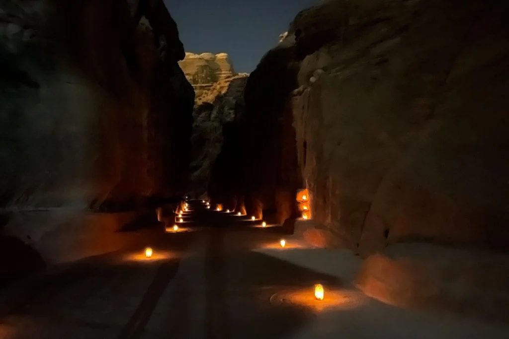 Petra by Night passeggiata nel Siq sotto le stelle