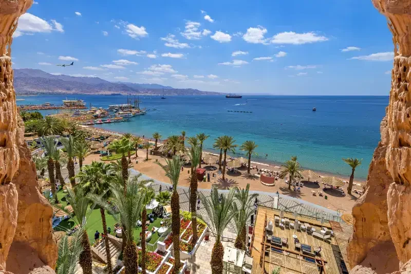 Giordania mare ad Aqaba con acque cristalline del Mar Rosso