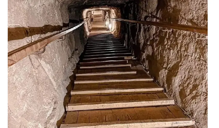 Piramidi egizie interno: camere e passaggi dei faraoni