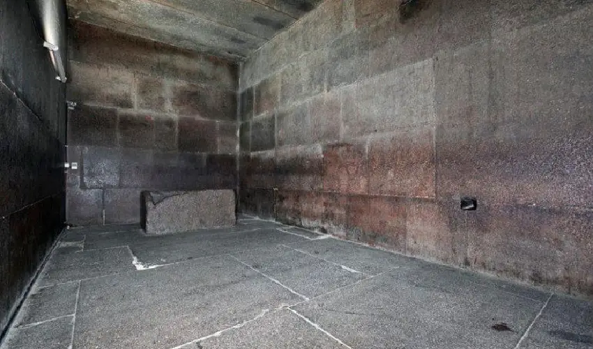 Interno piramidi: viaggio nel cuore delle tombe egizie